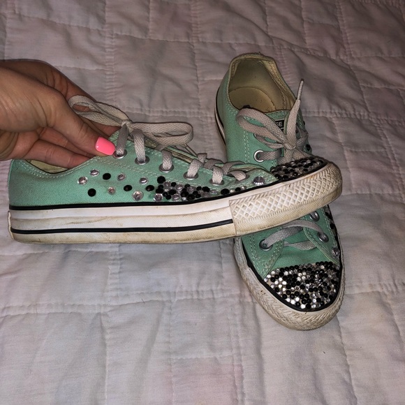 Converse - Picture 2 of 2